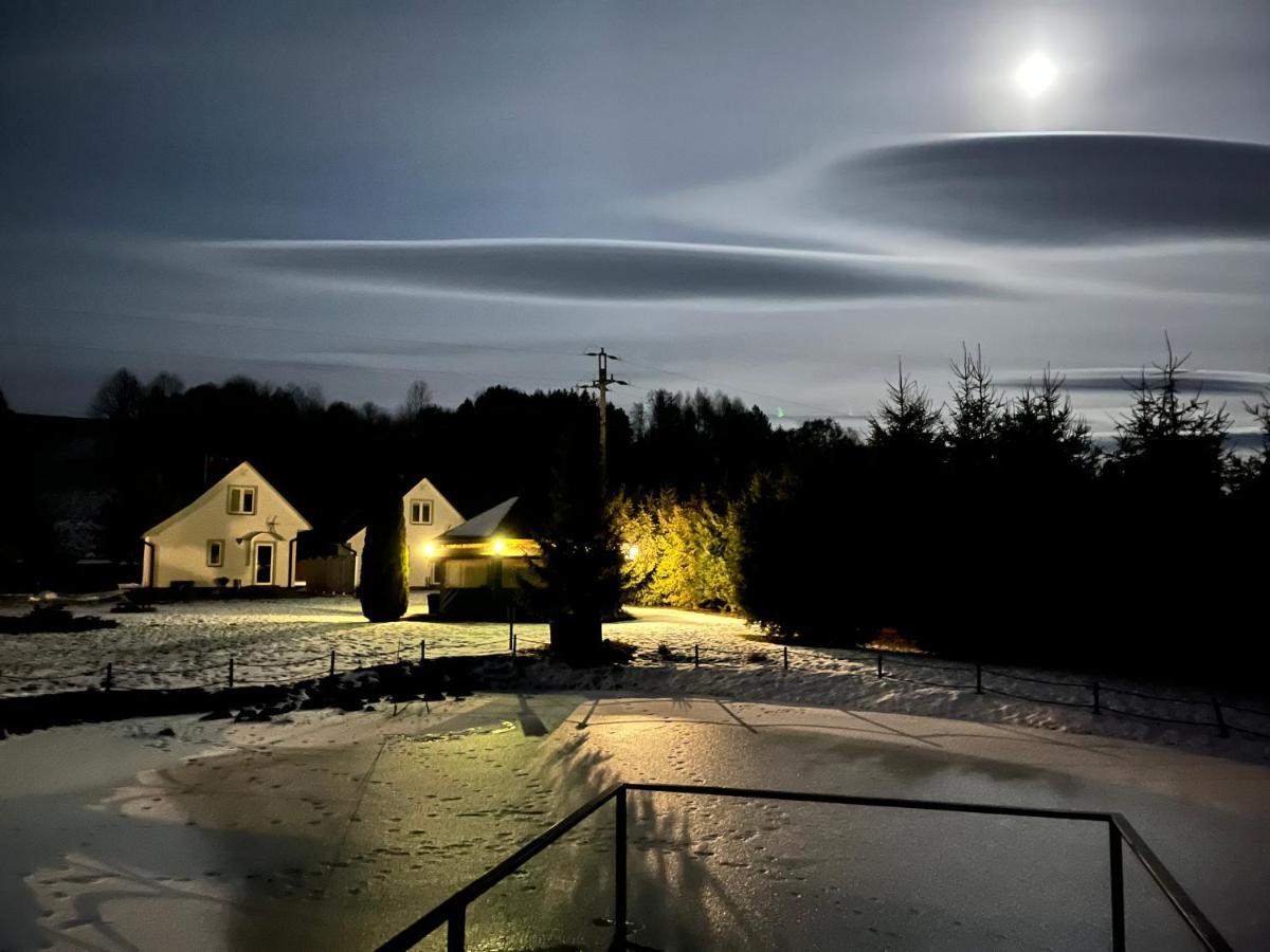 Domki Nad Stawem Uherce Uherce Mineralne Exteriér fotografie