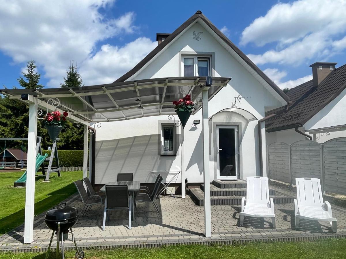 Domki Nad Stawem Uherce Uherce Mineralne Exteriér fotografie